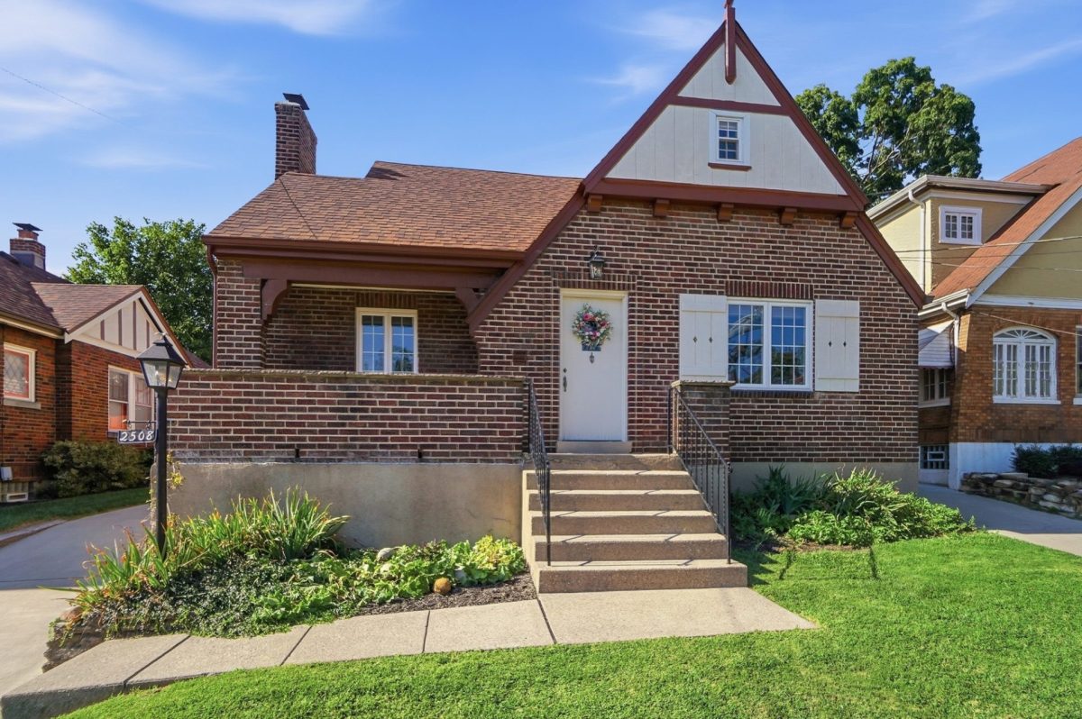 2508 Moundview Drive