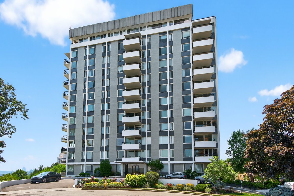 2401 Ingleside Avenue Unit 11C